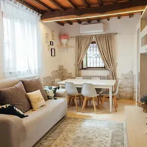 https://country-chic-pistoia-casa-in-campagna-con-giardino.it-tuscanyhotel.com